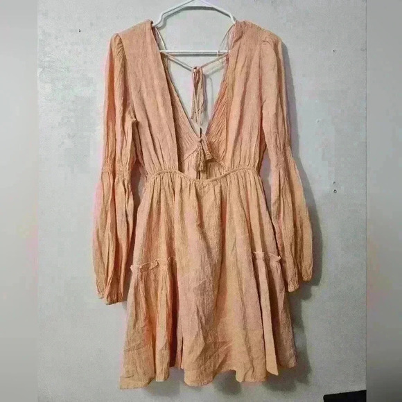 NWT! Low cut open back le lis mini dress! - Picture 2 of 4